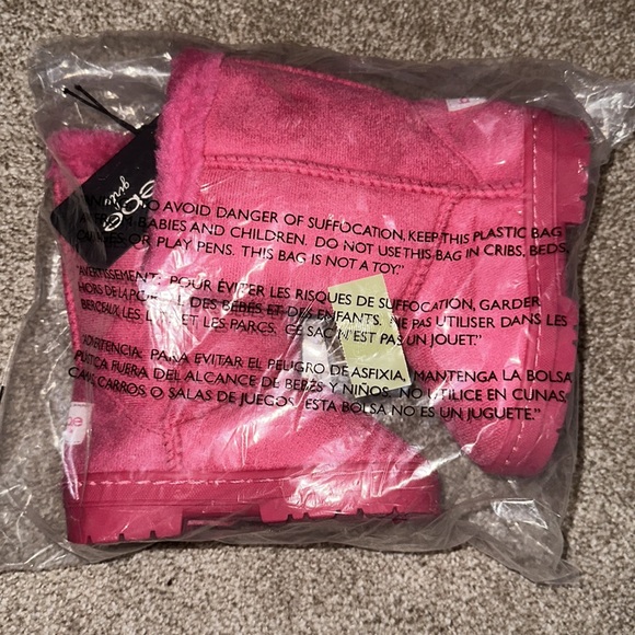 BEBE Kid’s Rhinestone Button Faux Fur Lined Trim Boot - Picture 6 of 6